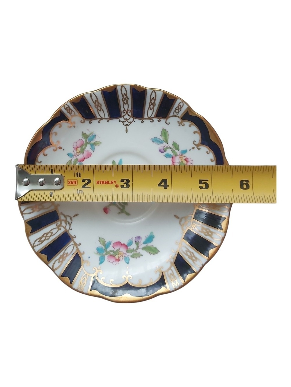 Vintage Royal Albert "Gold Crest" (7423) Teacup and Saucer - Made in England - Picture 13 of 15